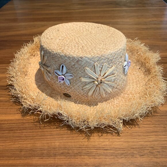 Scala Accessories - Scala natural straw hat, applied shells, straw flowers, adjustable hatband, EUC